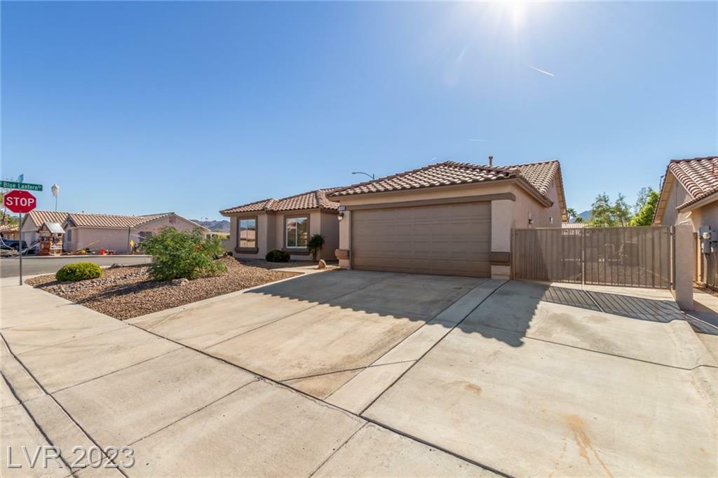 Property Photo:  1049 Oak Shade Lane  NV 89015 