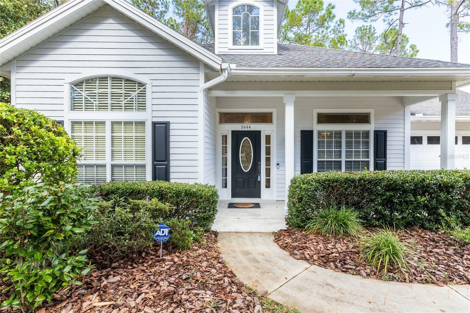Property Photo: 9444 SW 27th Road FL 32608