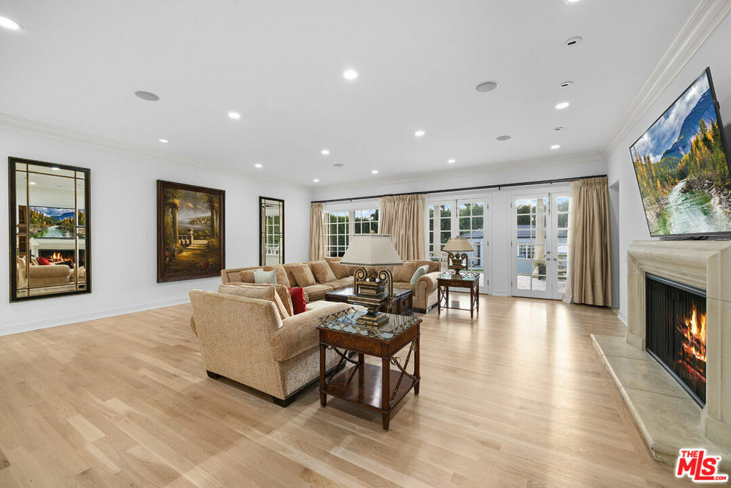 Property Photo: 709 N Maple Drive CA 90210
