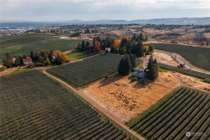 Property Photo:  41 Painted Rocks Drive  WA 98908 