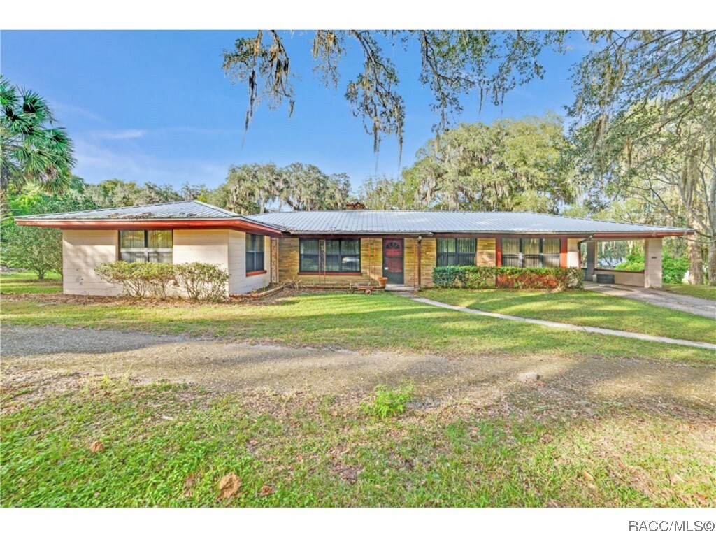 Property Photo:  8881 E Orange Avenue  FL 34436 