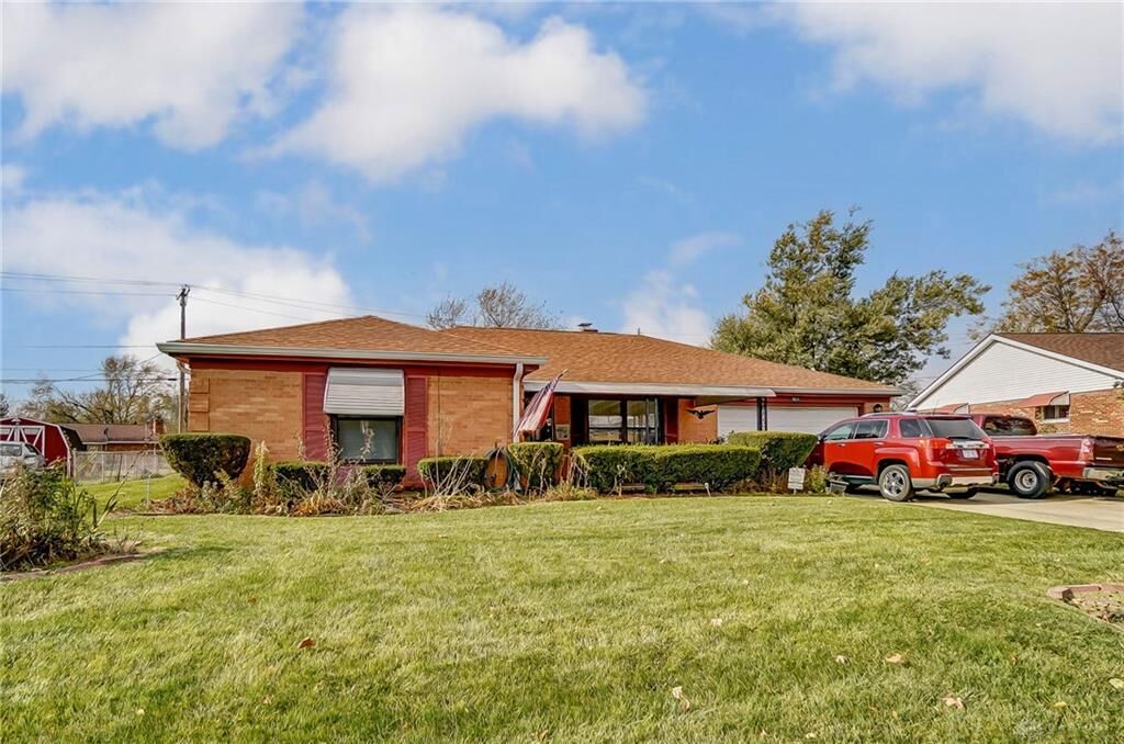 Property Photo: 4613 Knollcroft Road OH 45426