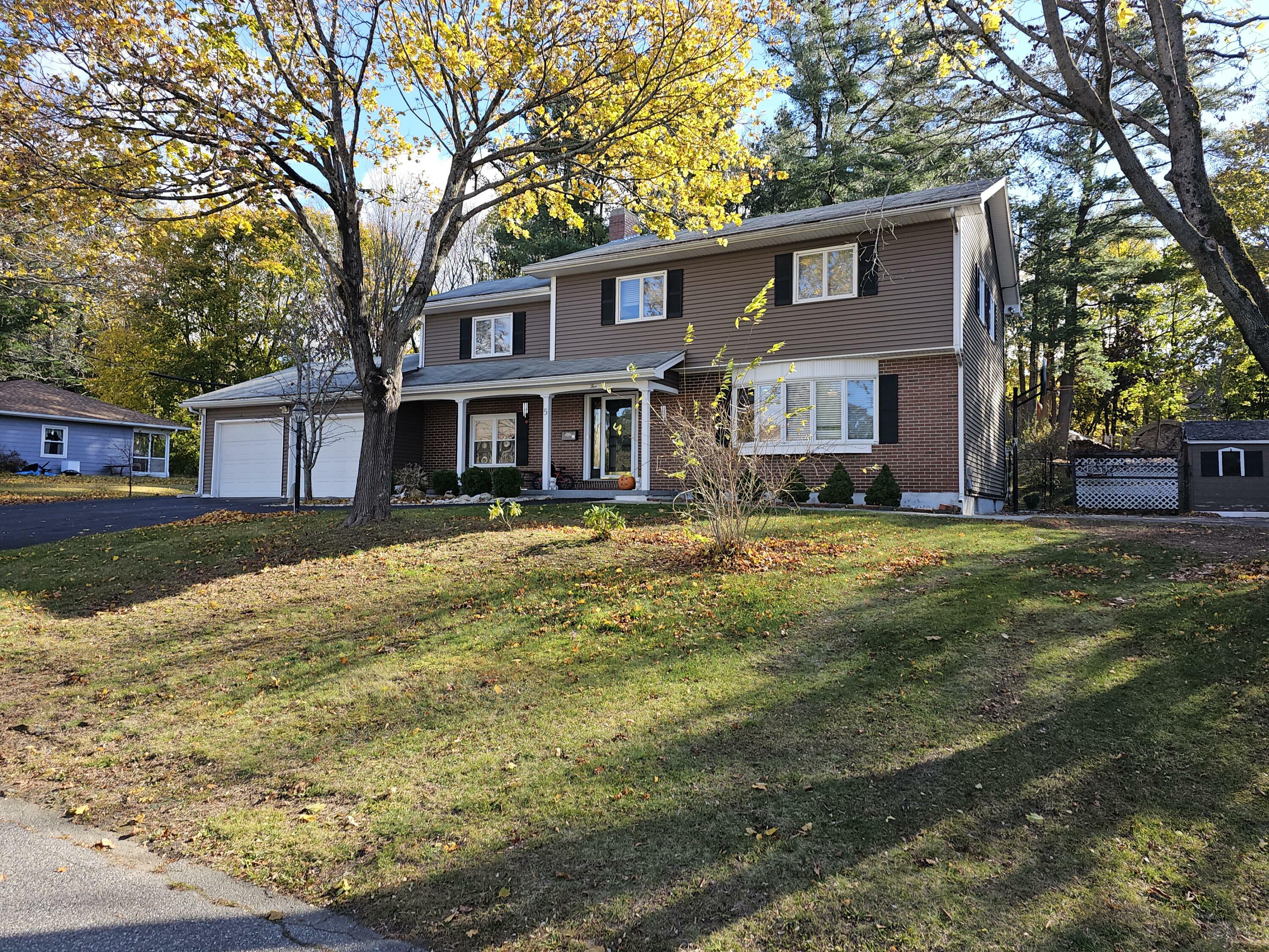 Property Photo: 5 Pineland Street ME 04240