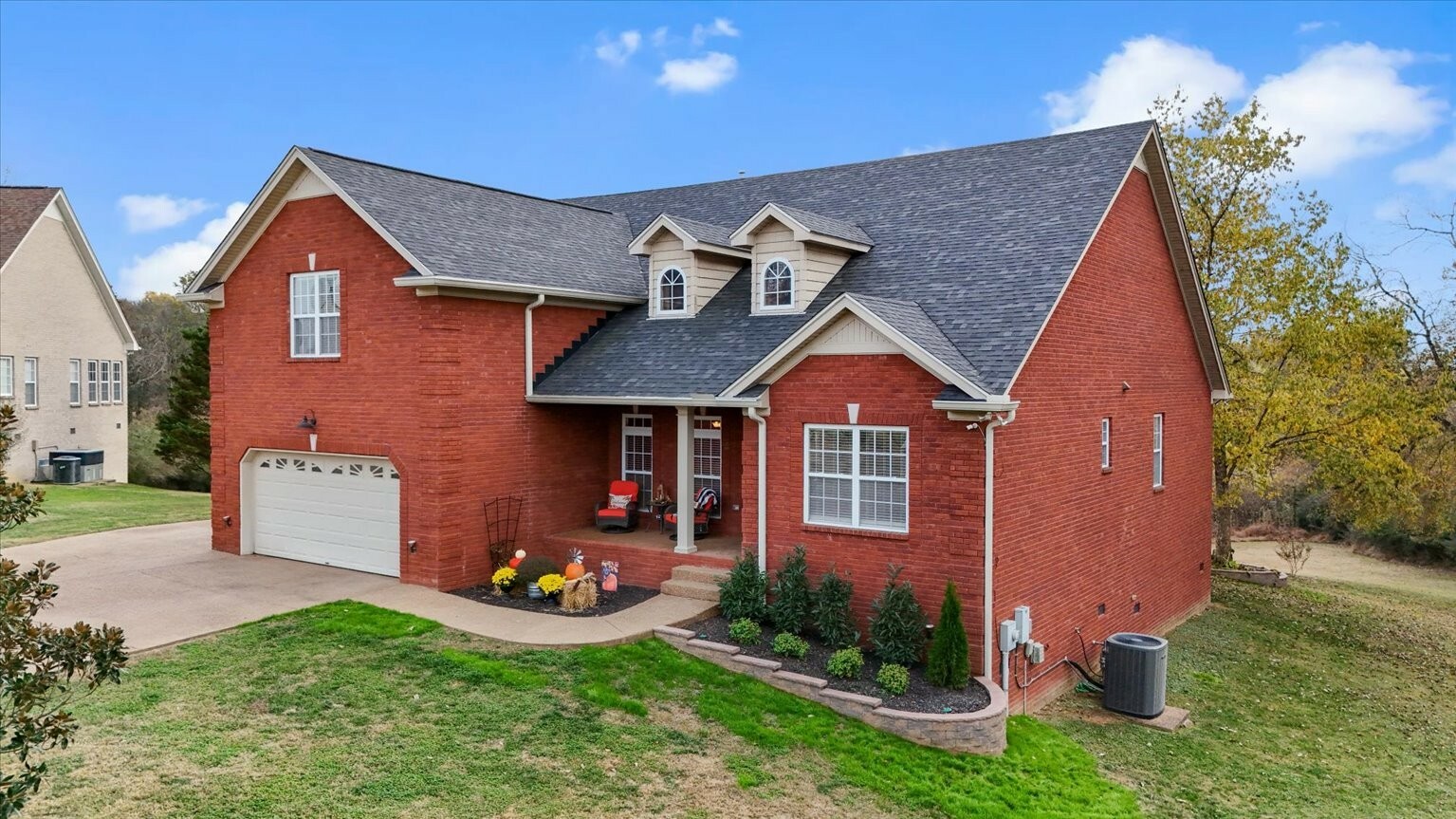 Property Photo:  910 Hot Springs Ct  TN 37066 