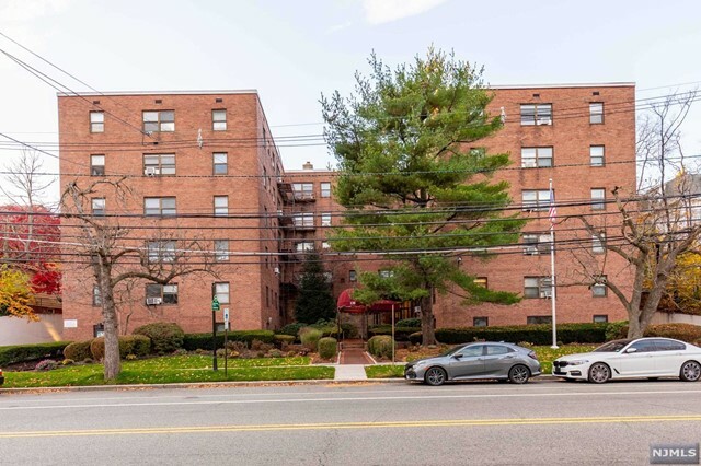 Property Photo:  130 Orient Way 3D  NJ 07070 