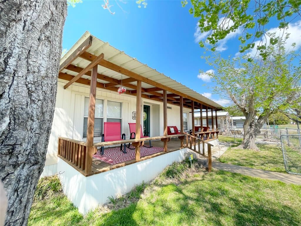 Property Photo:  5358 Lakeshore Drive  TX 76450 