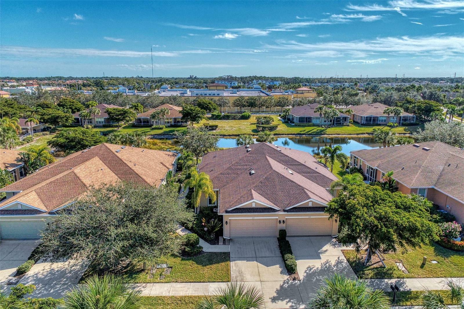 Property Photo: 215 Fontanelle Circle FL 34292