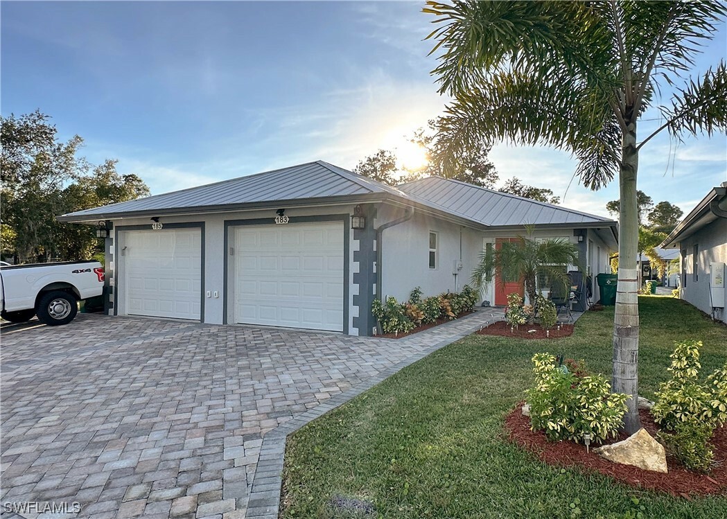 Property Photo:  183 Village Circle  FL 33935 