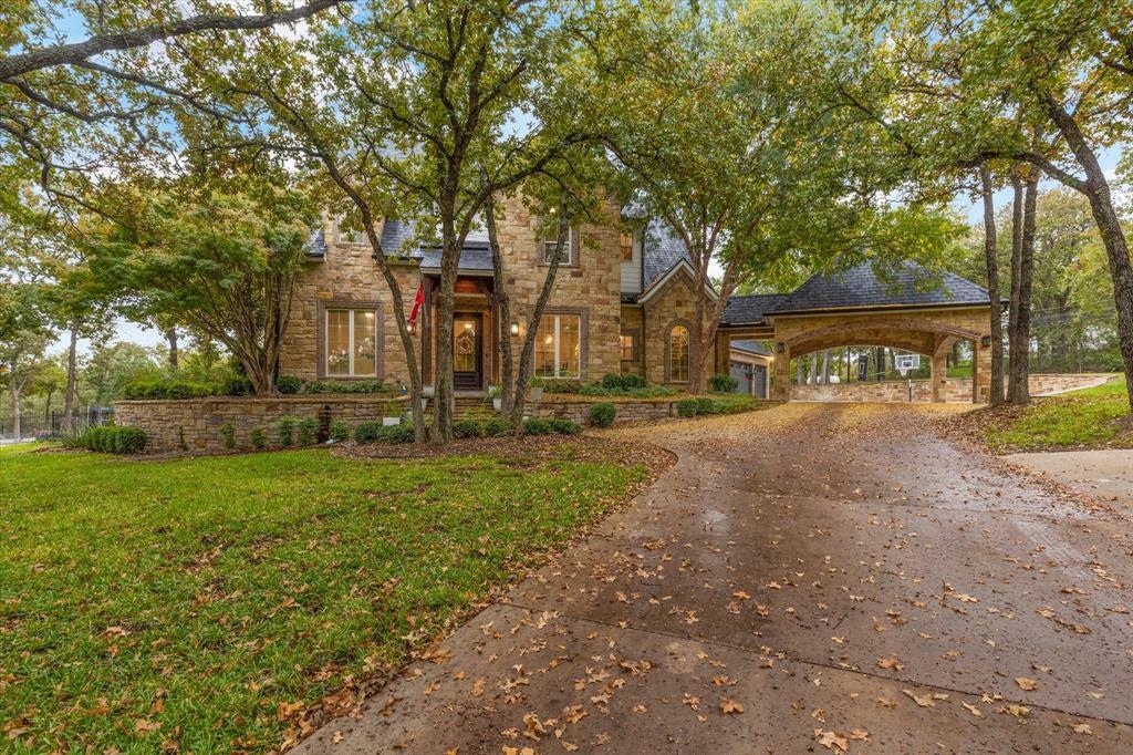 Property Photo:  122 Dixon Woods Court  TX 76008 