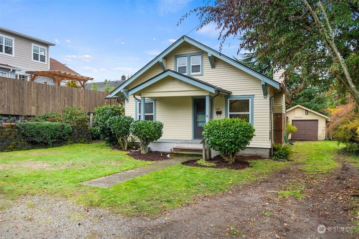 Property Photo:  1421 5th Avenue SE  WA 98501 