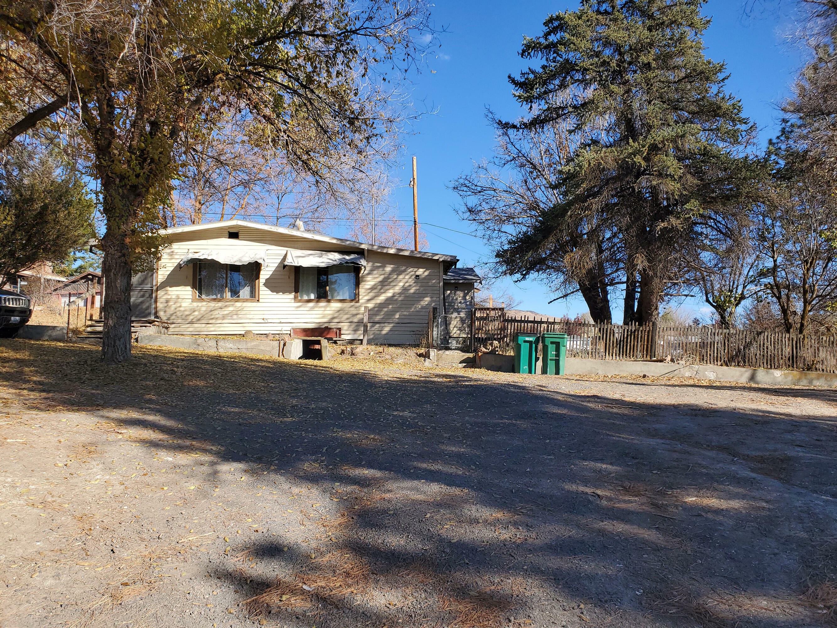 Property Photo:  2220 Warring Street  OR 97601 