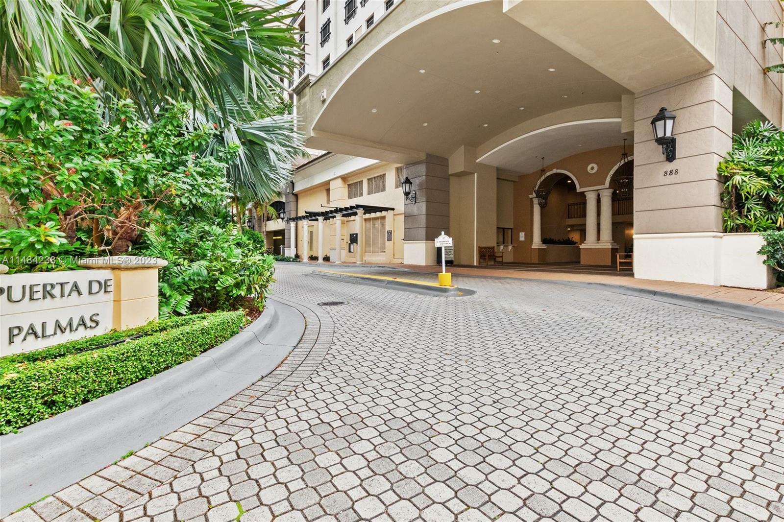 Property Photo: 888 S Douglas Rd Ph12 FL 33134