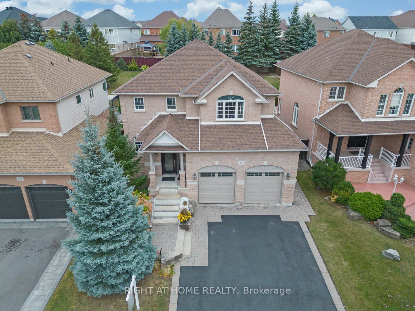 Property Photo: 1511 Clearbrook Dr ON L1K2S3