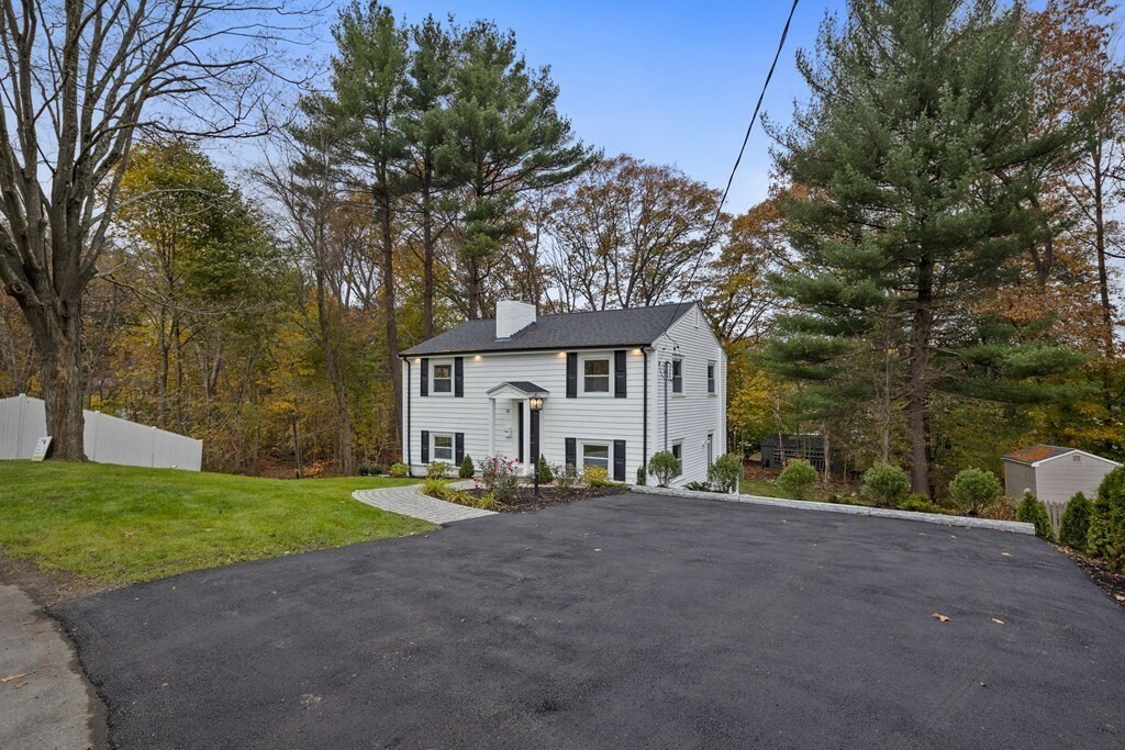 Property Photo: 61 Winslow Rd MA 01867