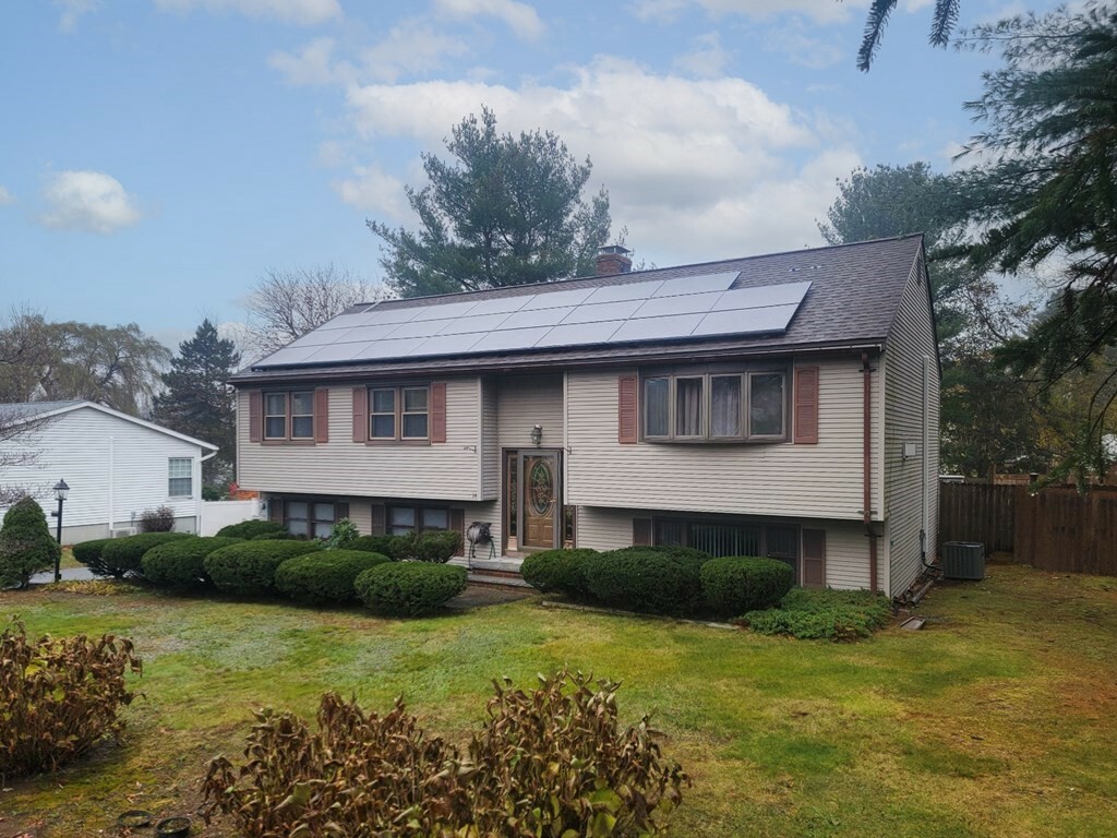 Property Photo:  14 Coachman Ln  MA 01844 