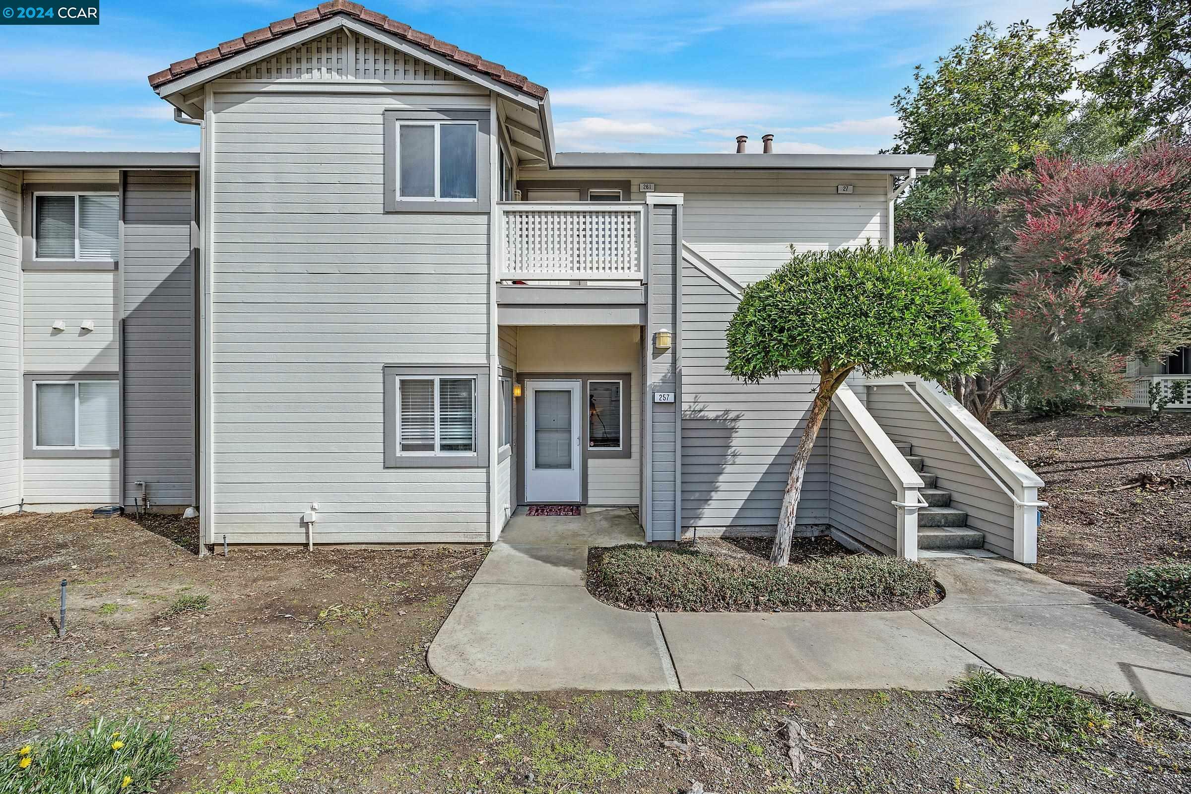 Property Photo: 257 Florence Ct CA 94547