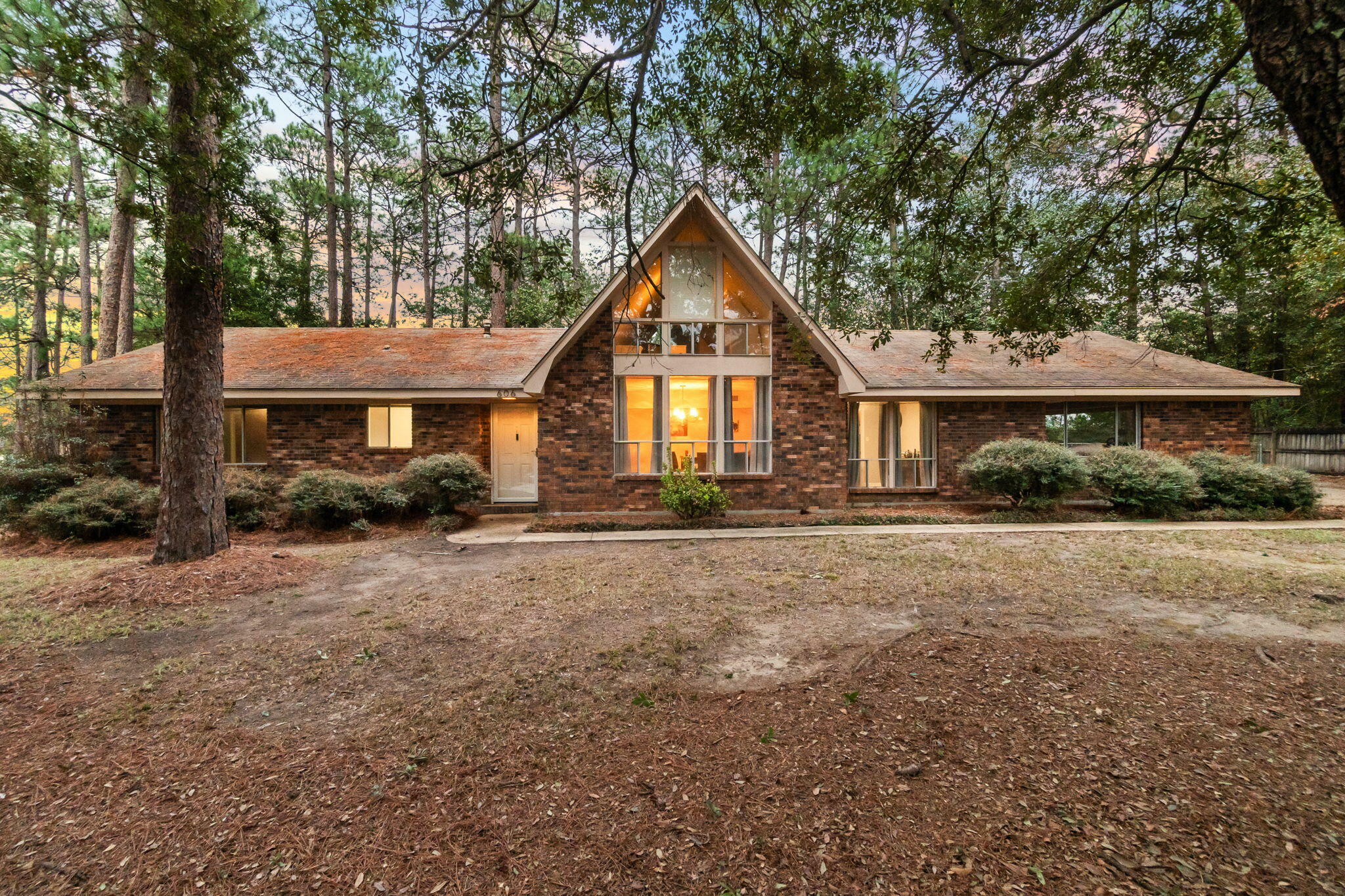 Property Photo:  606 Cedarwood  MS 39402 