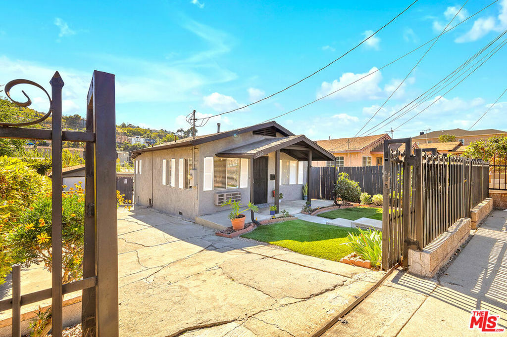 Property Photo:  3630 Whiteside Street  CA 90063 