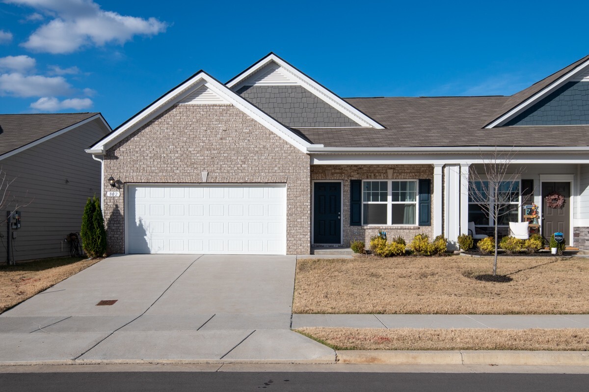 Property Photo: 802 Runoff Way TN 37218