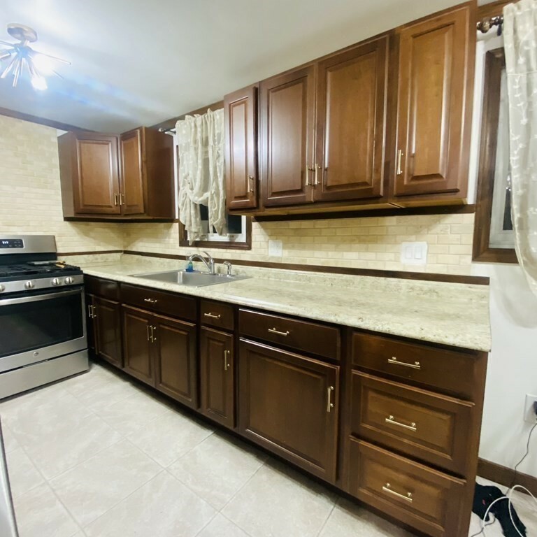 Property Photo: 31 Mohawk Rd MA 01803