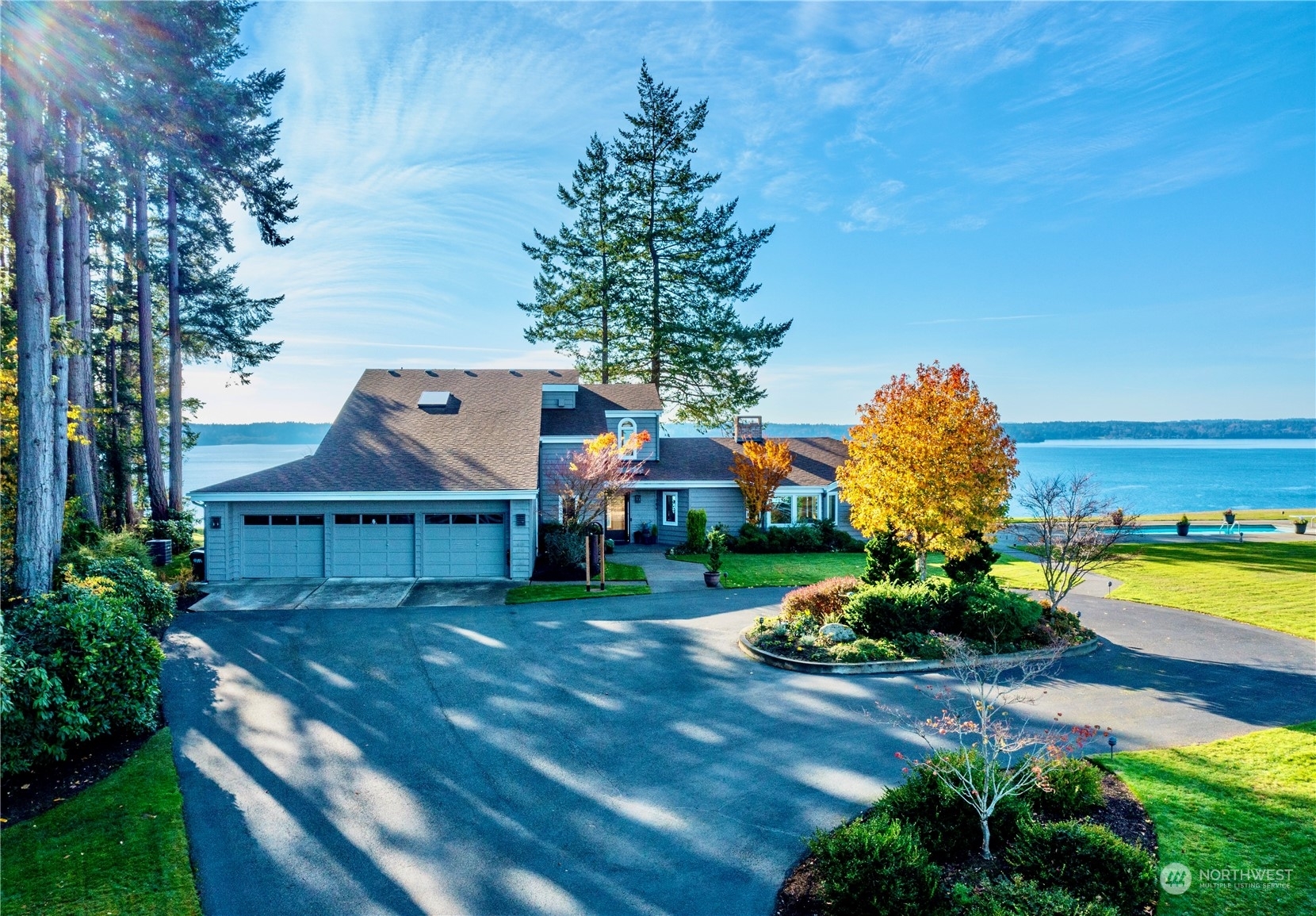 Property Photo:  240 Island Blvd  WA 98333 