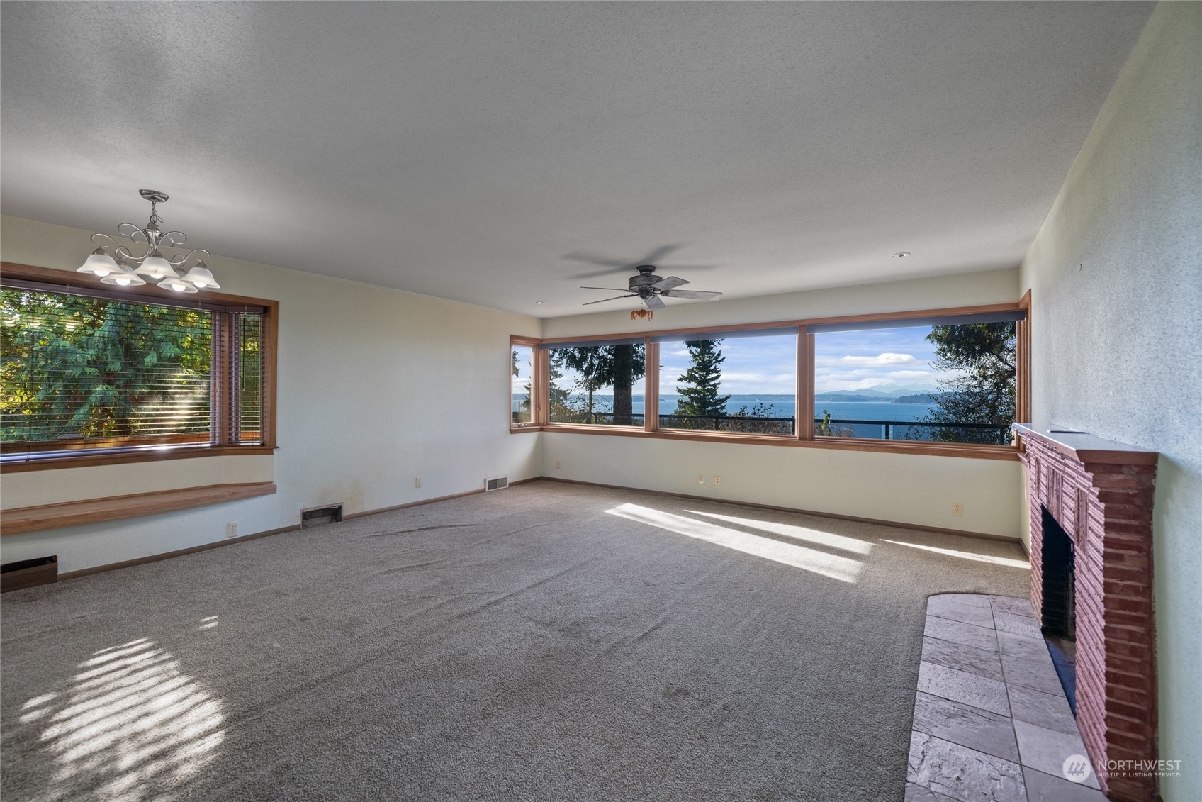 Property Photo: 2650 52nd Avenue SW WA 98118