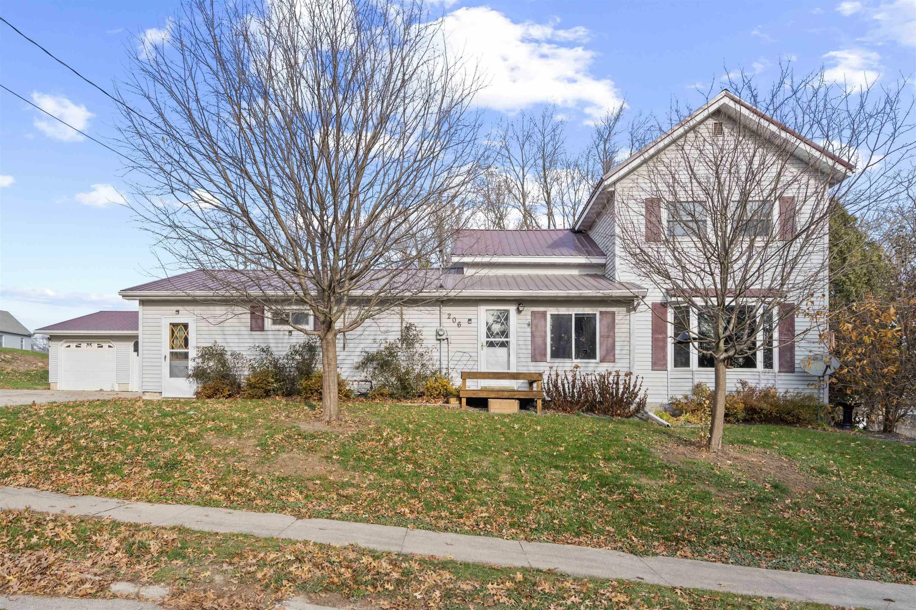 Property Photo:  206 W Linden St.  IA 52175 