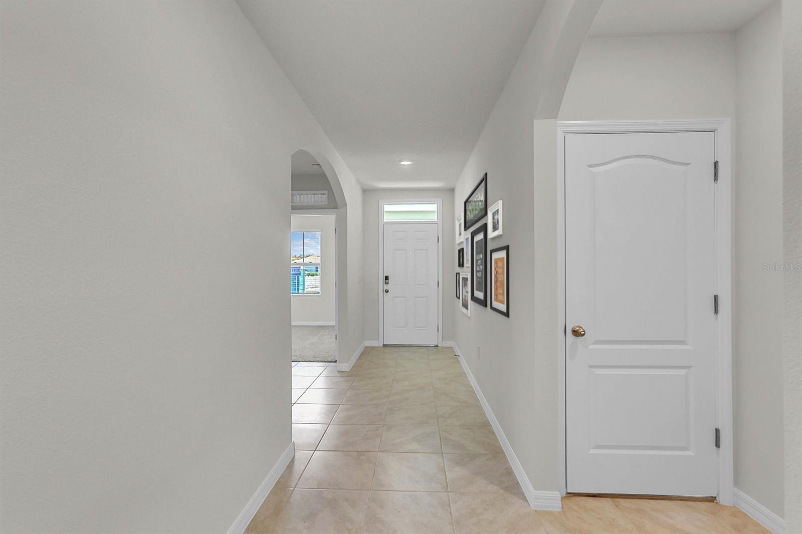 Property Photo: 1816 Myrtlebrooke Drive FL 32141