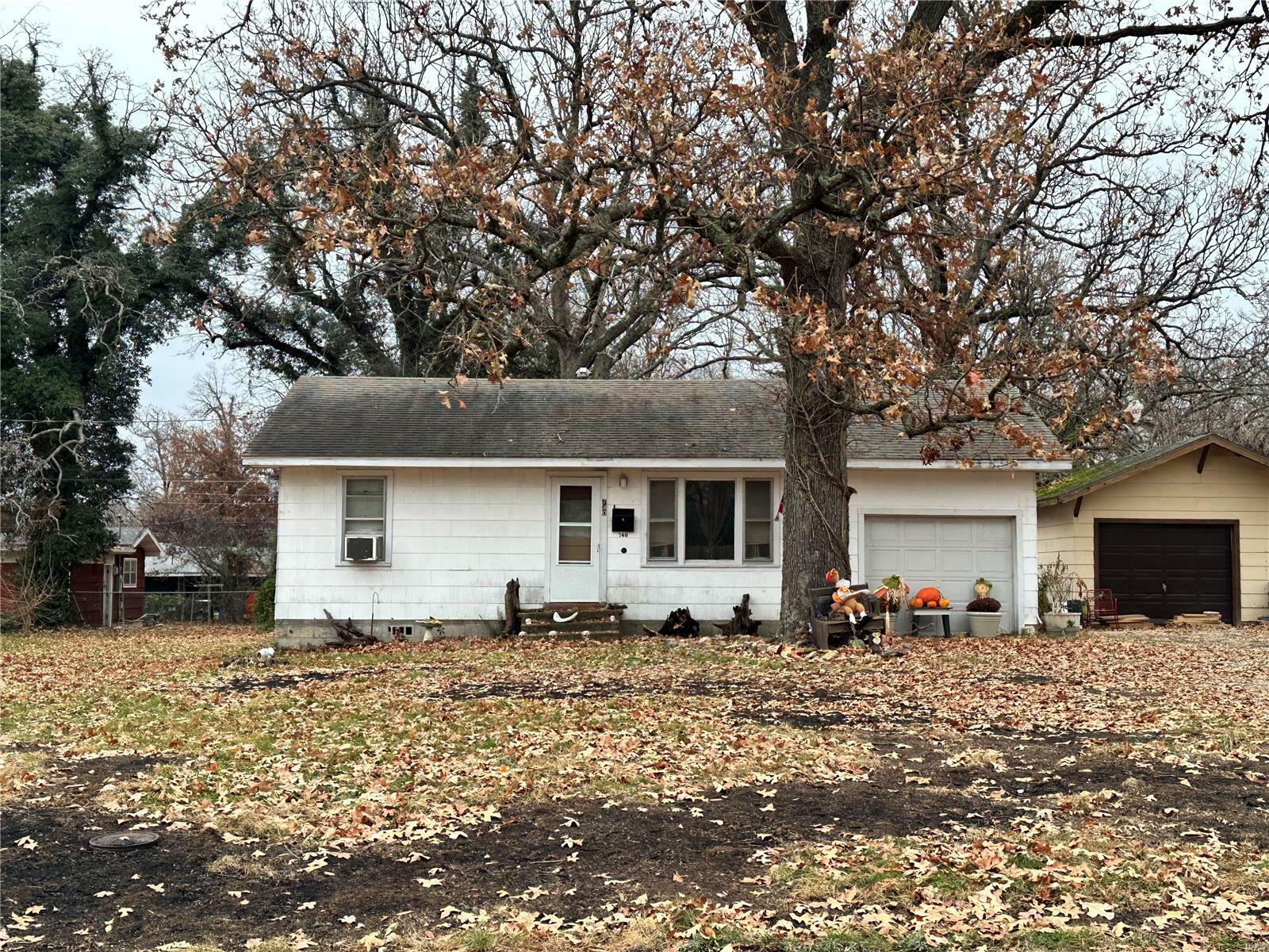 Property Photo:  740 Bennett Street  MO 65536 