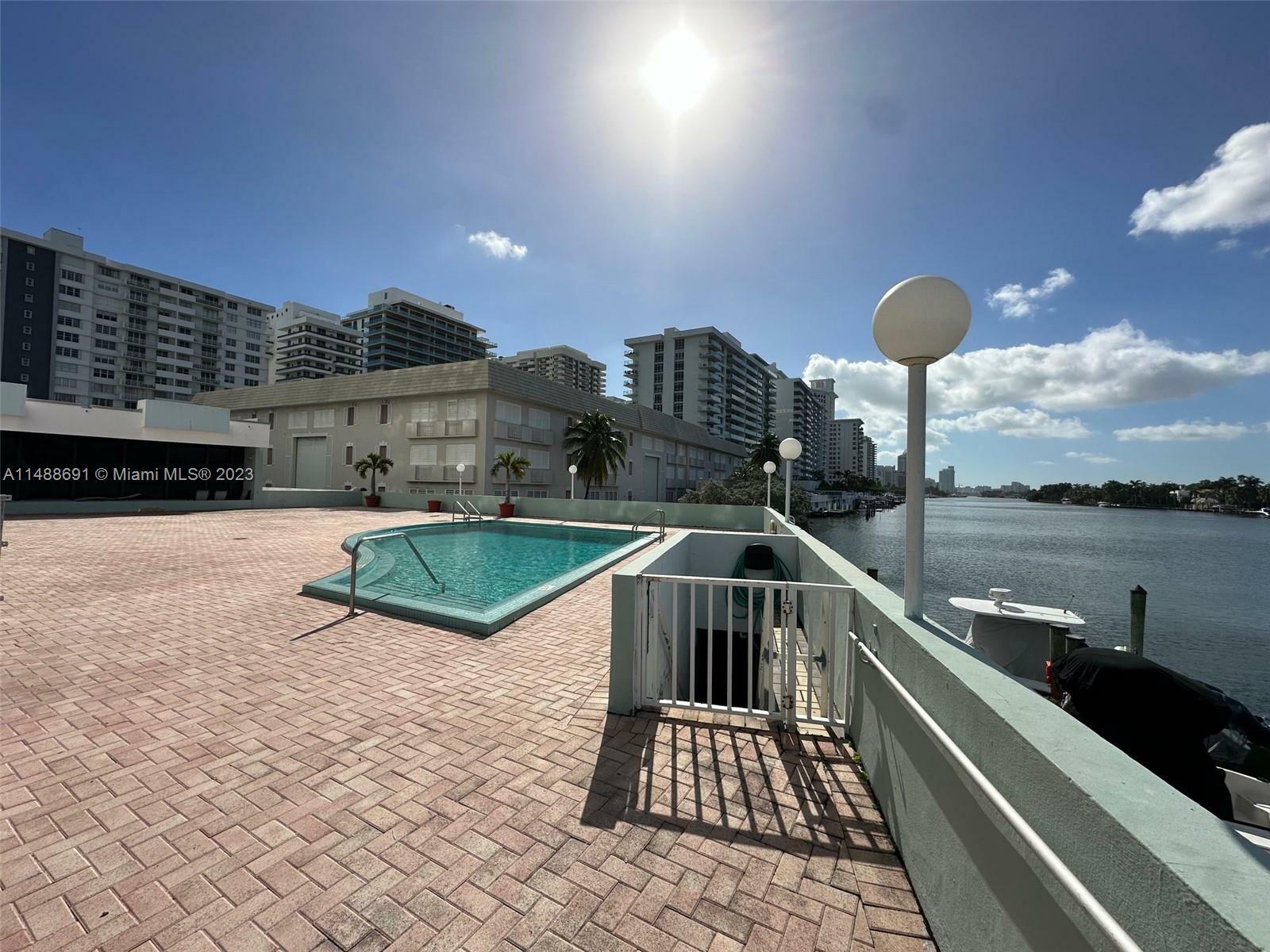 Property Photo:  5838 Collins Ave 4A  FL 33140 