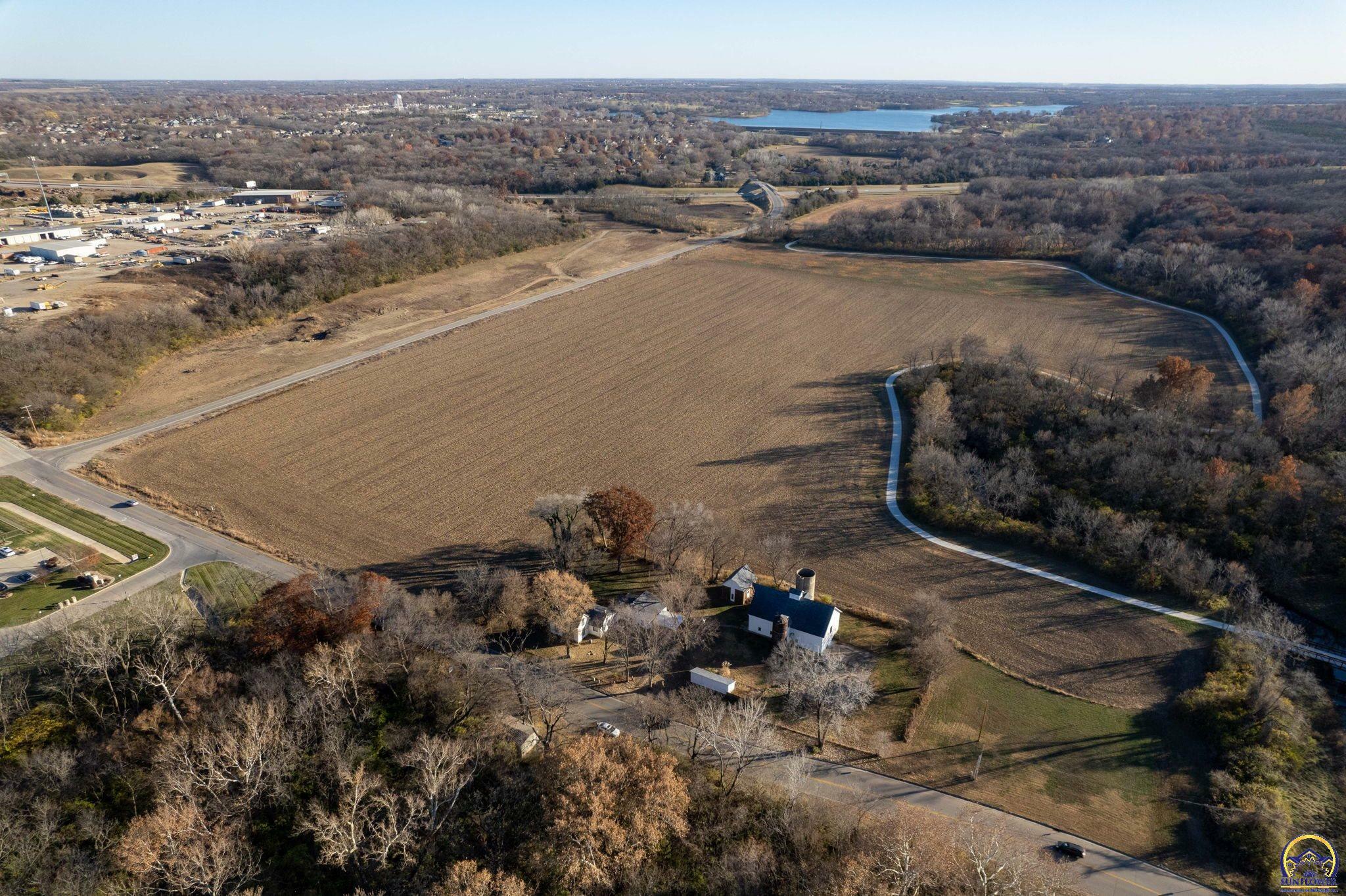 Property Photo: 3131 SE 21st St KS 66607