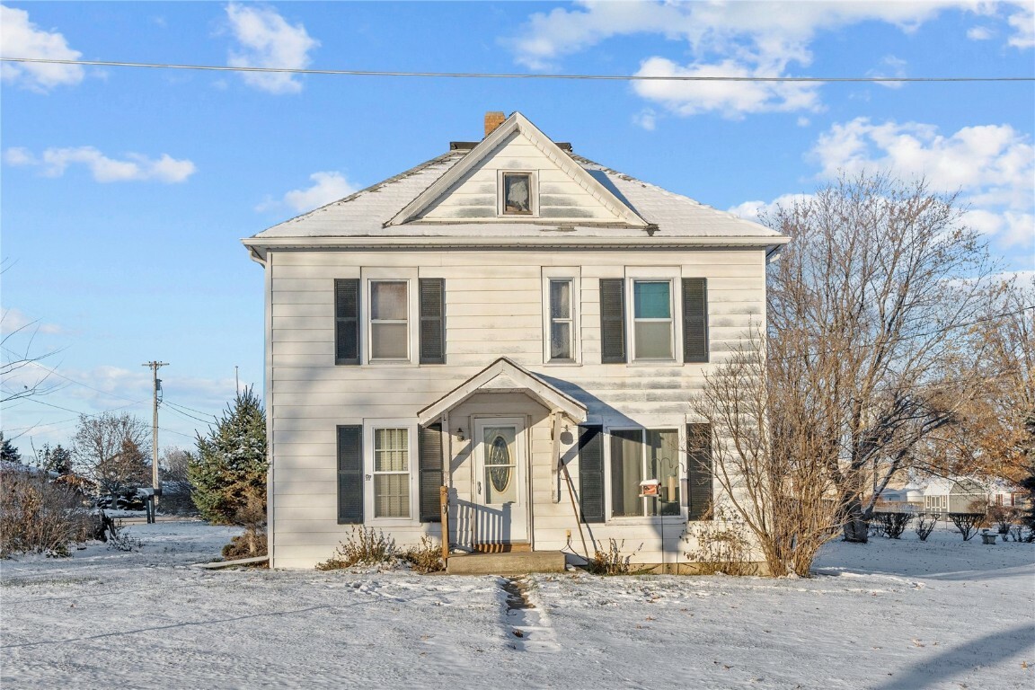 Property Photo:  801 W 16th Street  IA 52349 