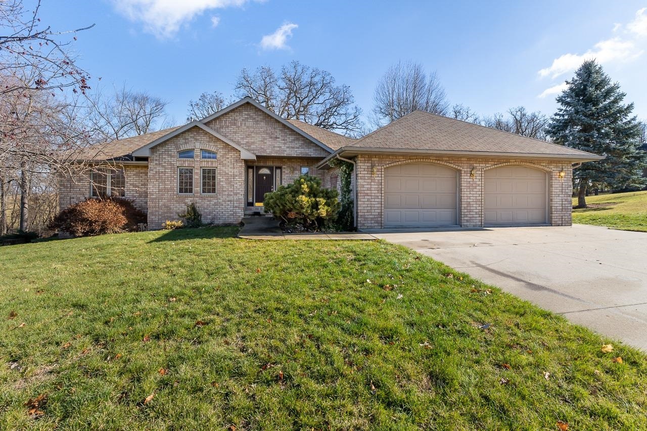 Property Photo:  13558 Sandalwood Court  IA 52040 