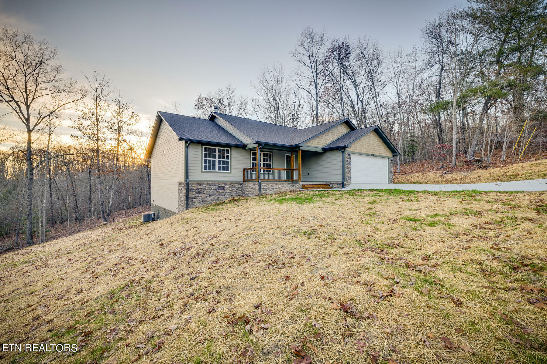 328 Countrywood Place  Harriman TN 37748 photo