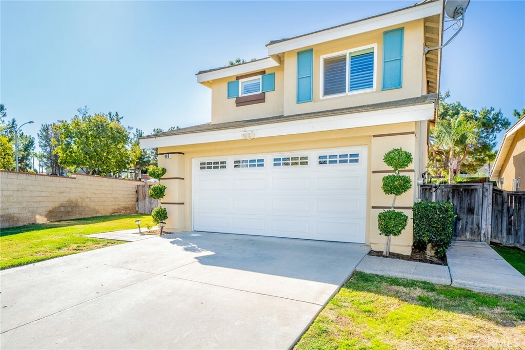 Property Photo:  998 Wyngate Court  CA 92881 