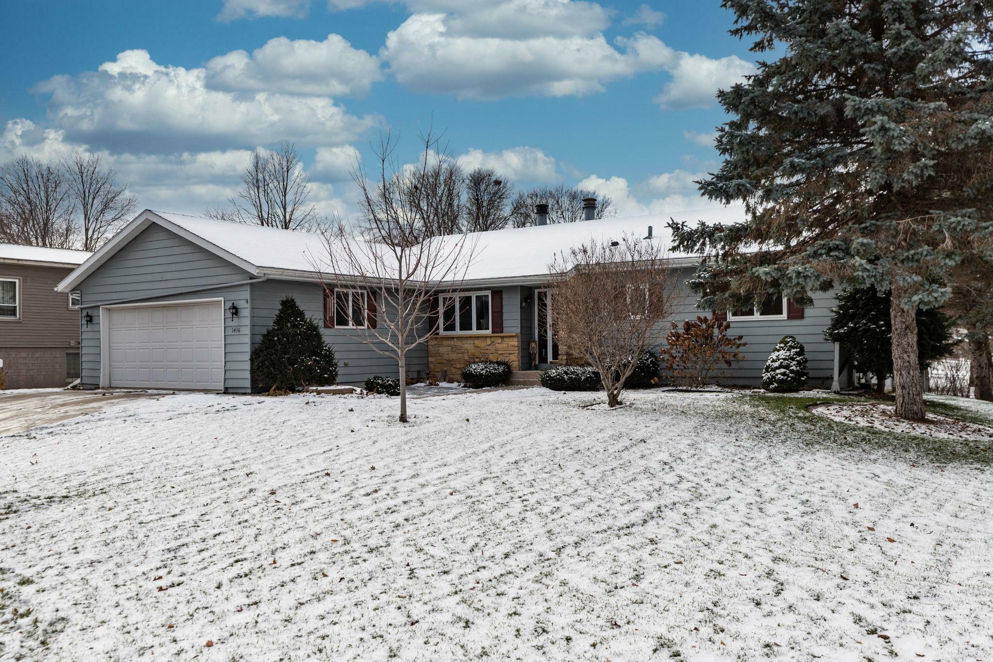 Property Photo: 1436 Sunset Drive MN 55972