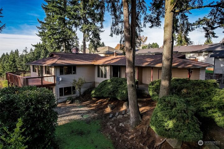 Property Photo: 4422 108th Avenue E WA 98372