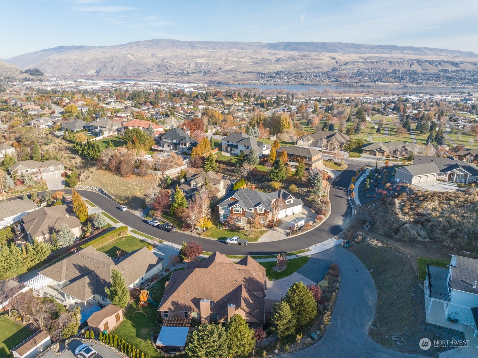 Property Photo: 2059 Broadcrest Court WA 98801