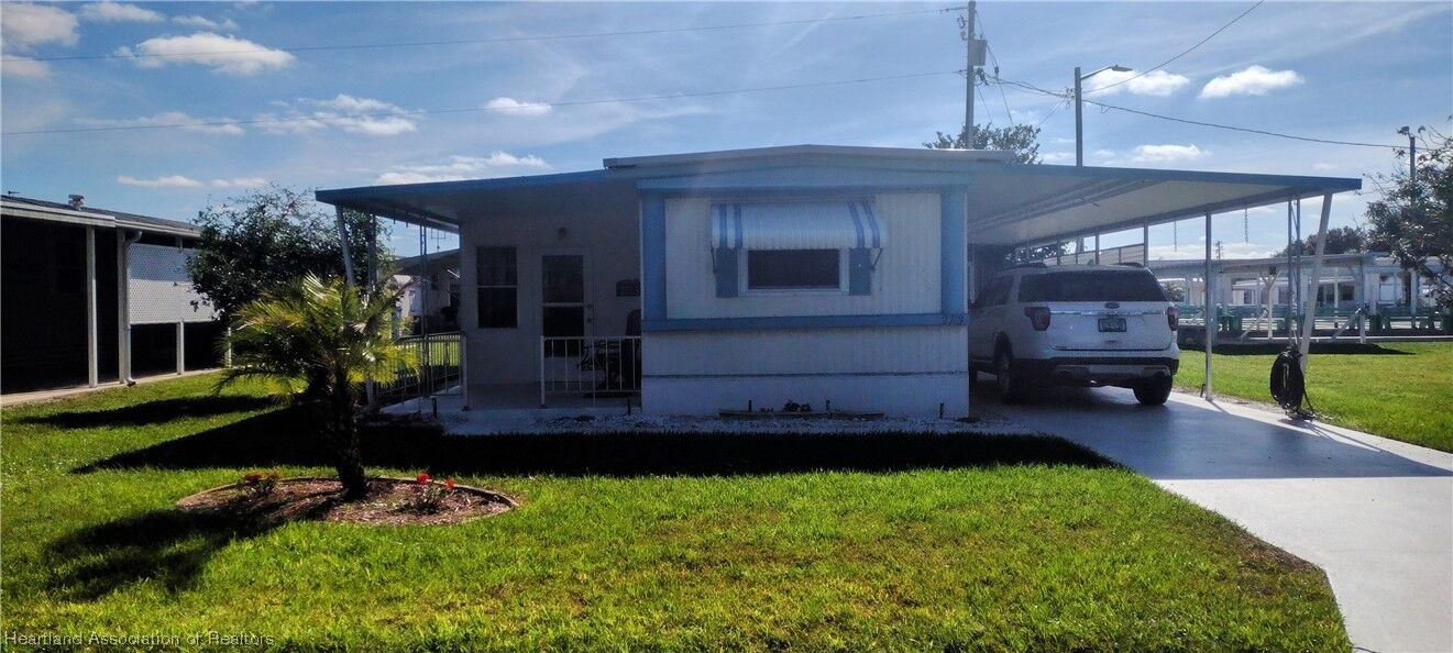 Property Photo:  2713 Paradise Path  FL 33870 