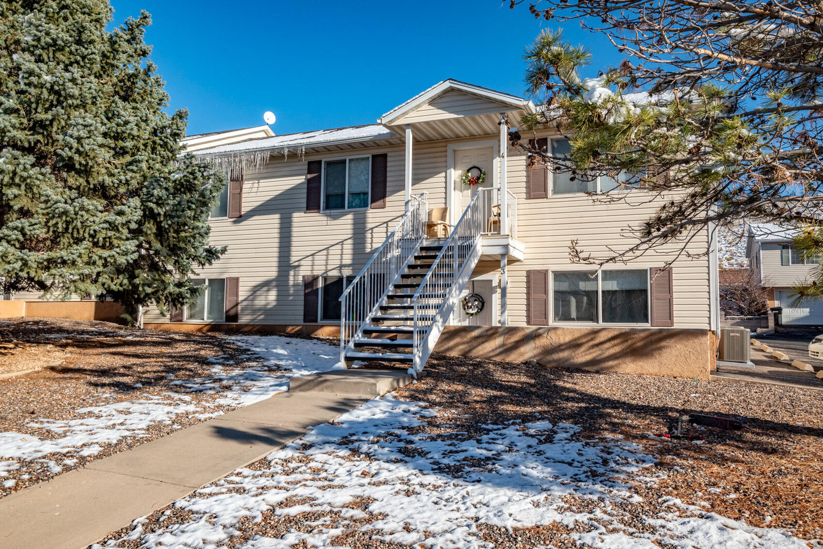 Property Photo:  1854/1852 N Wedgewood Ln  UT 84721 