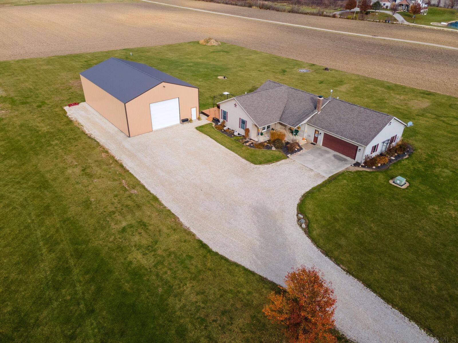 Property Photo: 1585 E 400 N IN 46733