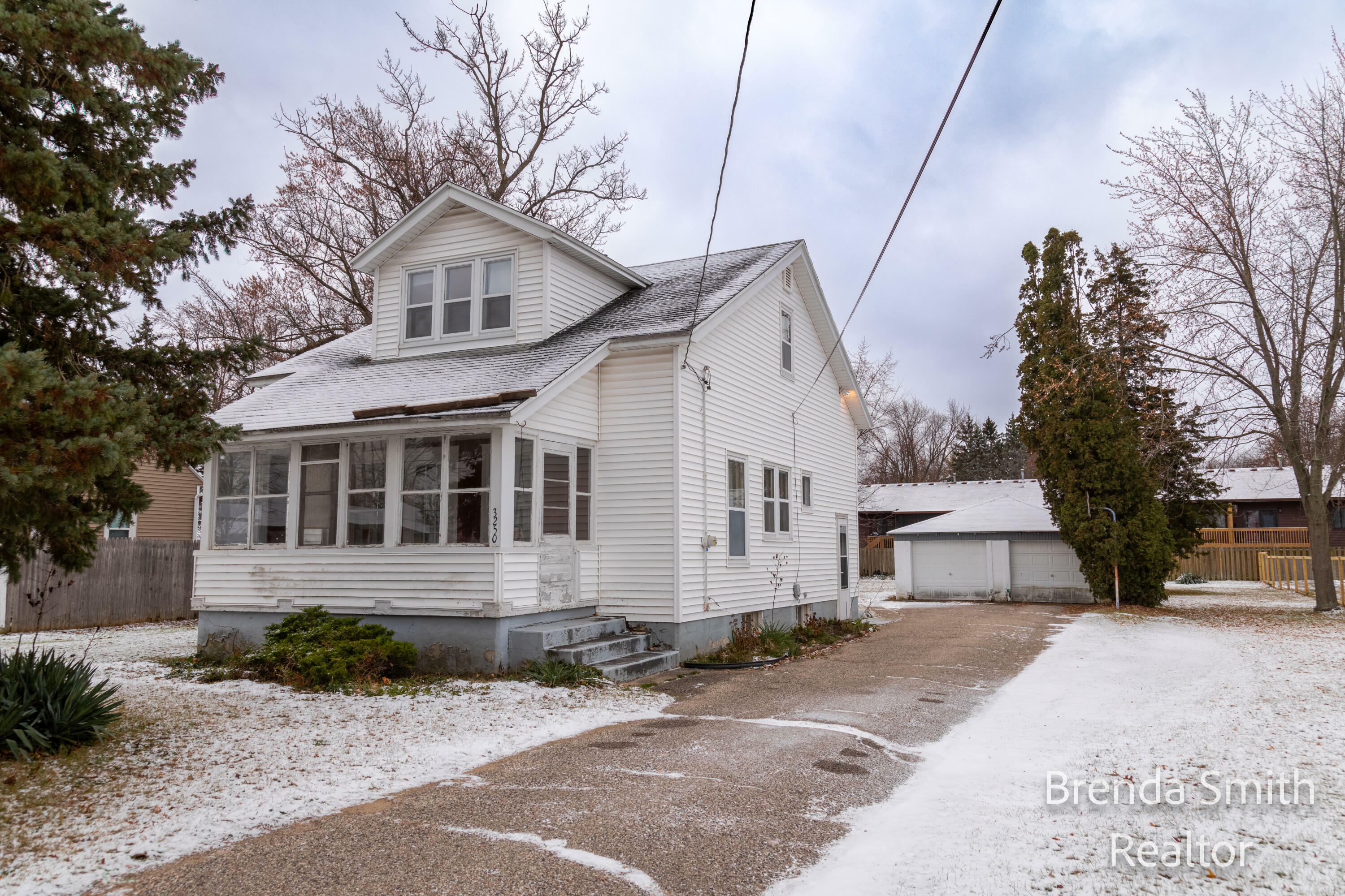 Property Photo:  3250 30th Street SW  MI 49418 