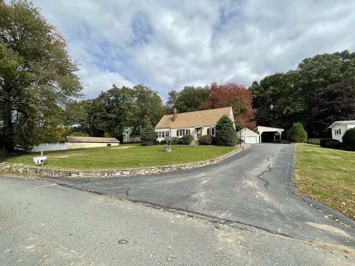 Property Photo:  10 Donahue Ln  MA 01536 