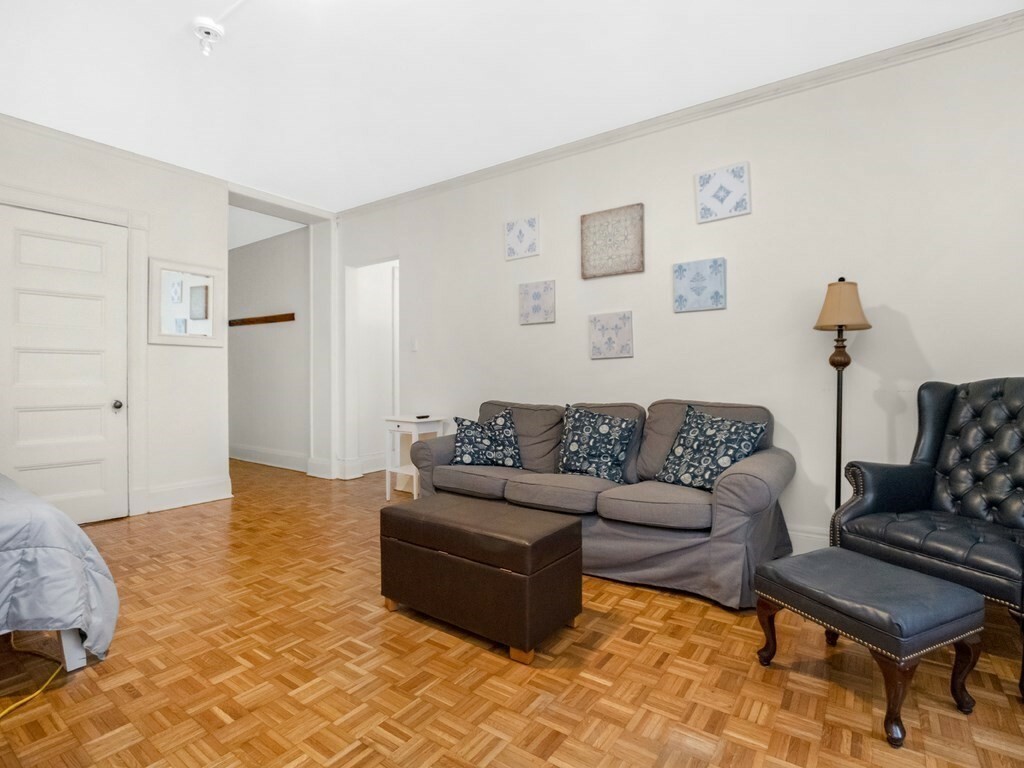 Property Photo:  21 Beacon Street 3E  MA 02108 