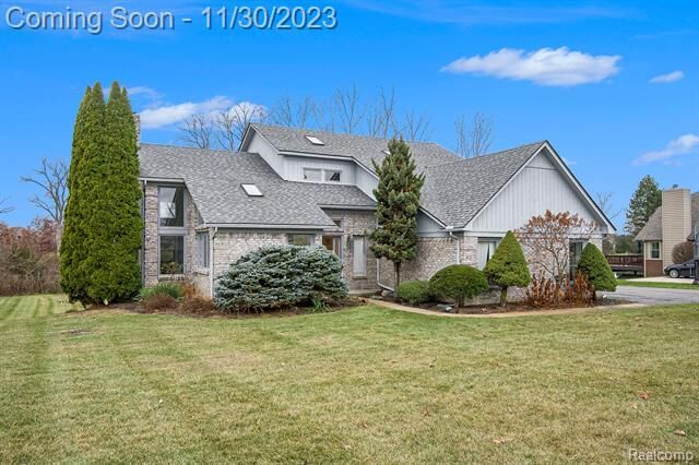Property Photo: 10048 Pembrooke Circle MI 48178