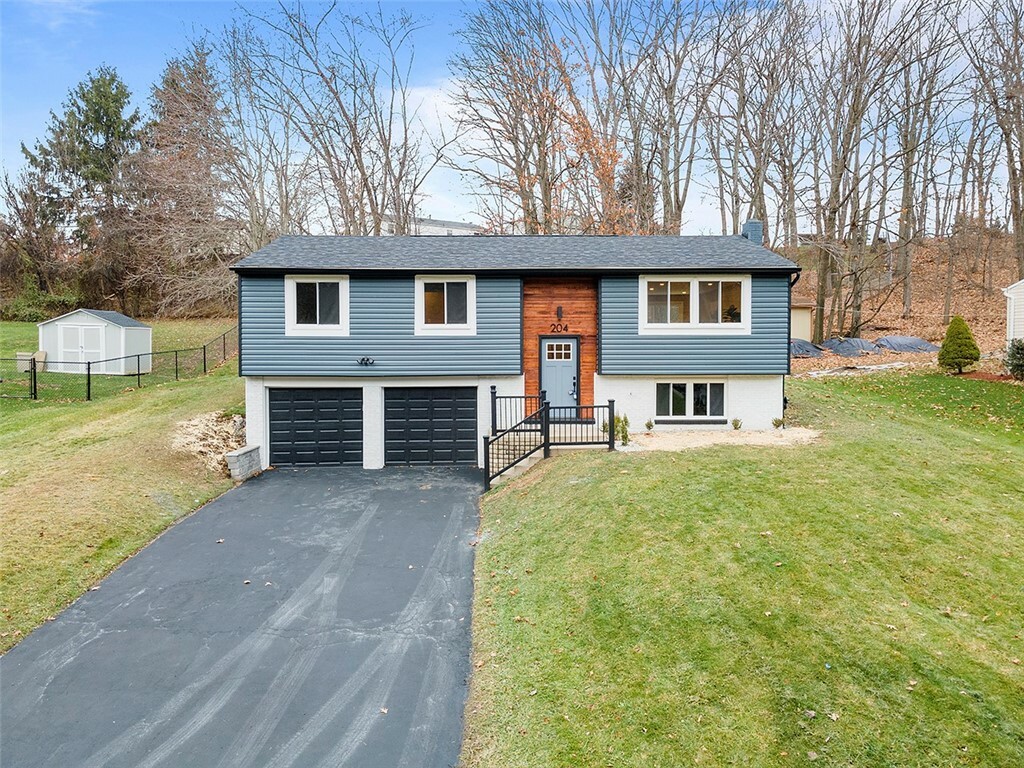 Property Photo:  204 Sherwood Dr  PA 15061 