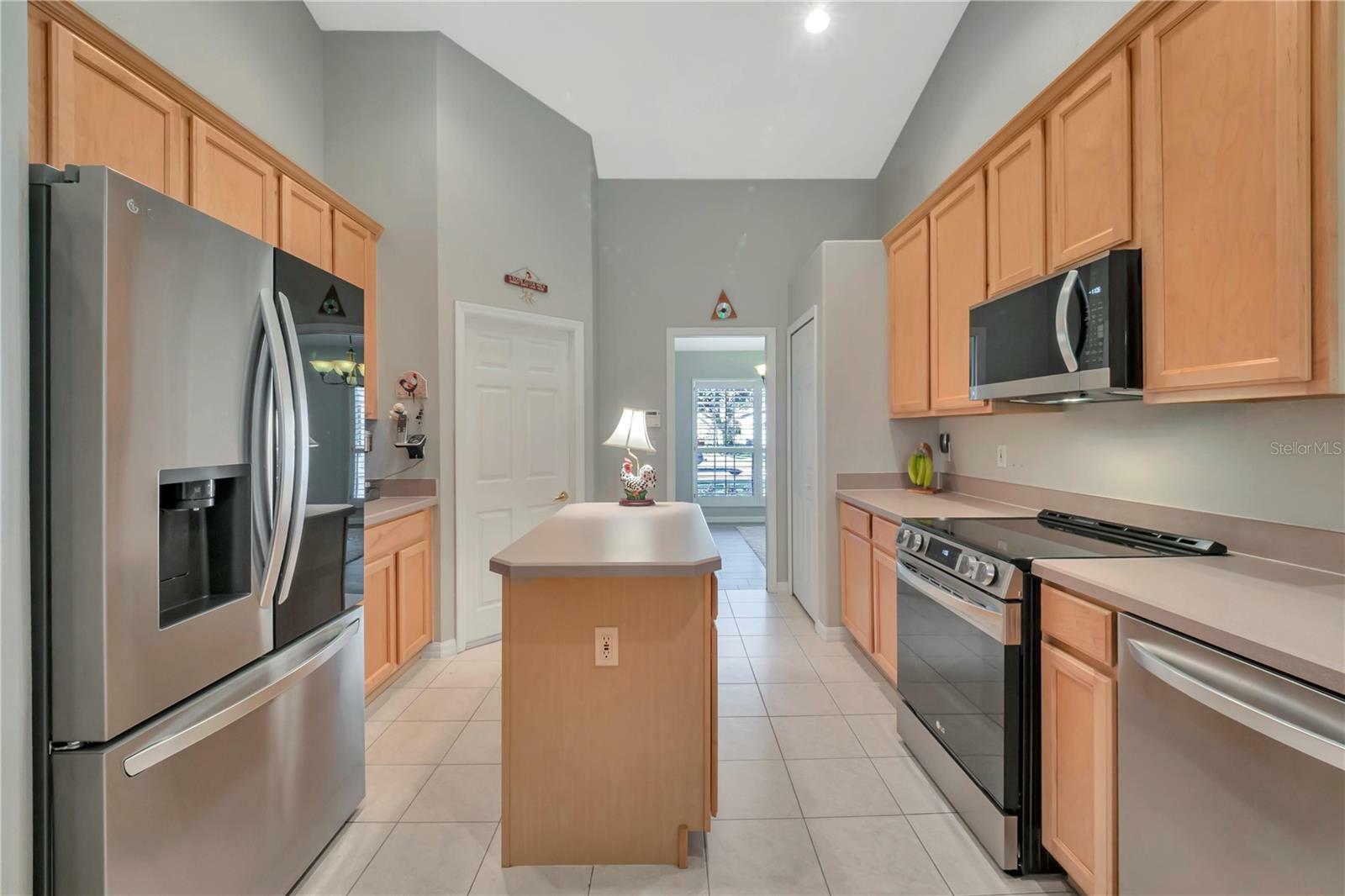 Property Photo: 358 Twelve Oaks Drive FL 32708