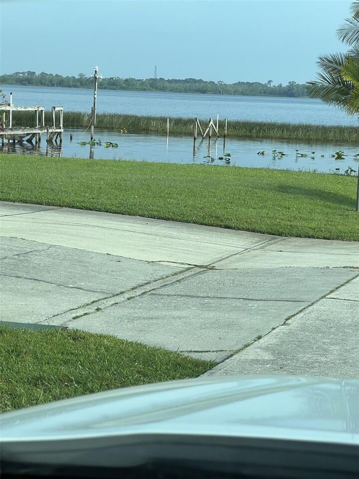 Property Photo: 1002 Gardenia Drive FL 33898