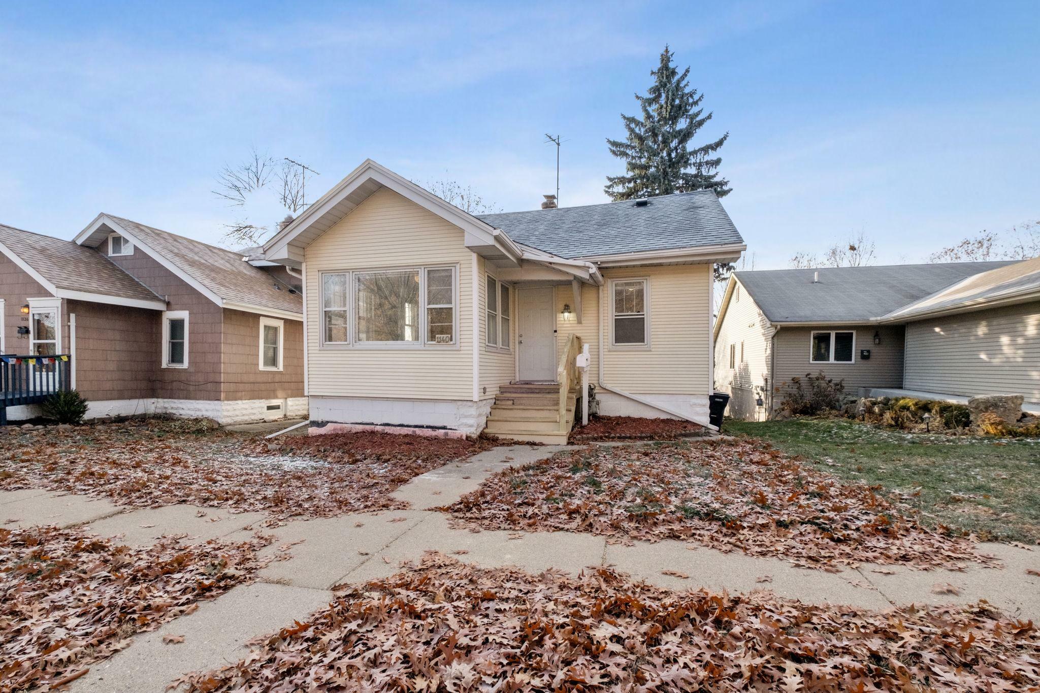 Property Photo: 1140 Pleasant Avenue MN 55102