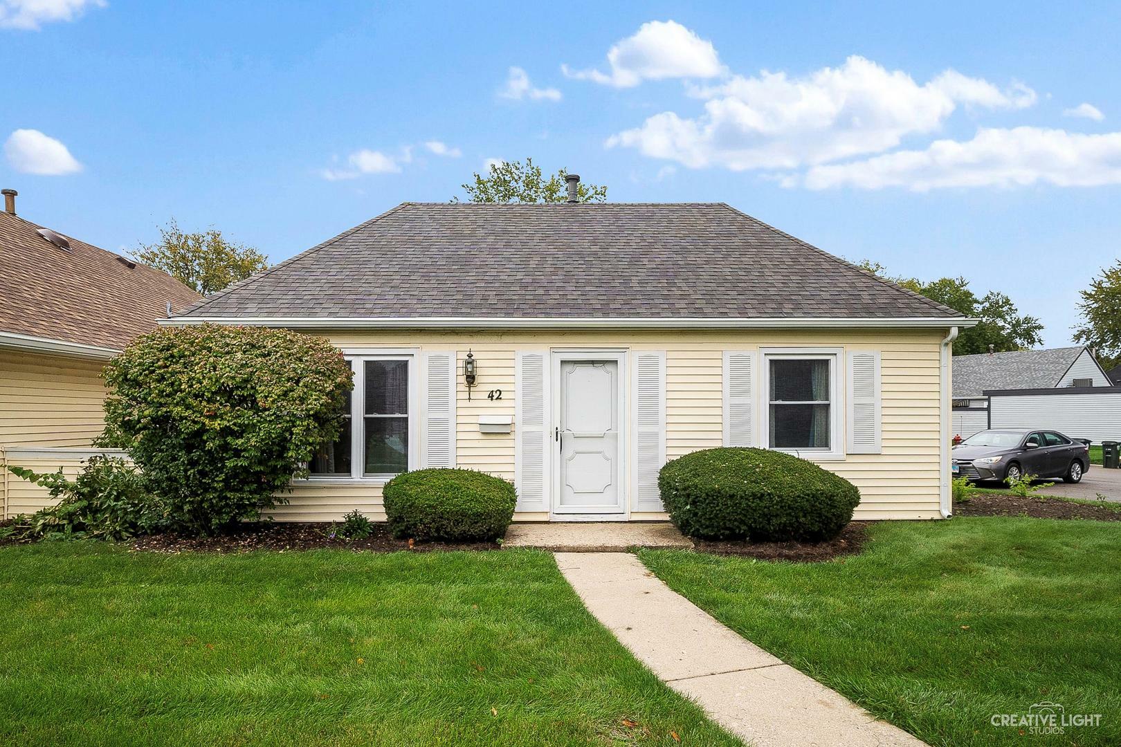Property Photo: 42 Garden Drive 42 IL 60538